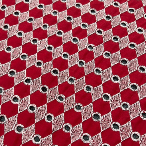 Pizzo Sangallo Rosso con Occhielli e Cimose Smerlate Diffusione Tessuti Pizzo Sangallo Rosso con Occhielli